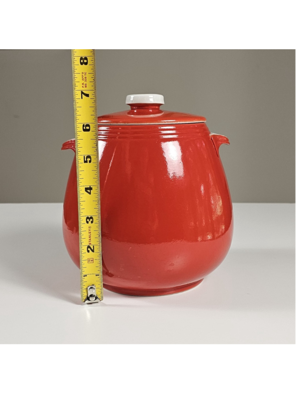 Vintage Hall China PERT Bean Pot Cookie Jar Chinese Red White Knob Lid MINT - Picture 3 of 14